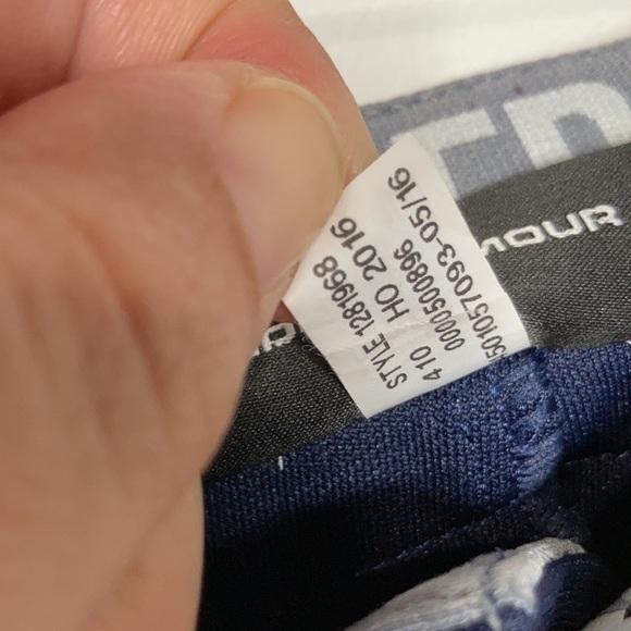 Under Armour navy blue fitted softball pants‎ size small - Picture 7 of 10